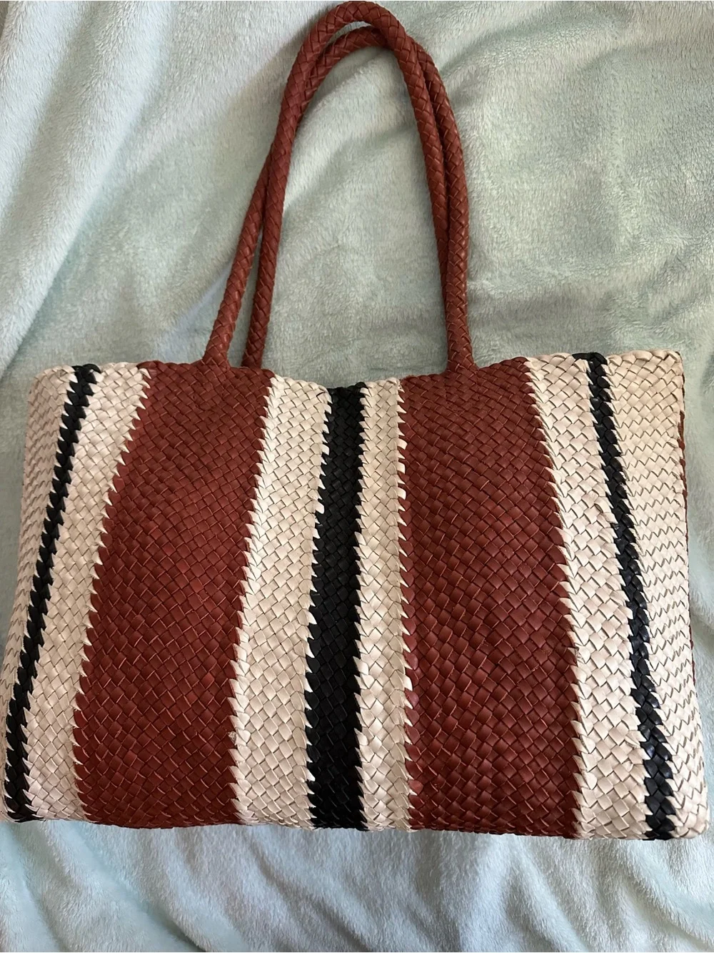 madewell • signature woven tote in stripe - Picture 2 of 7